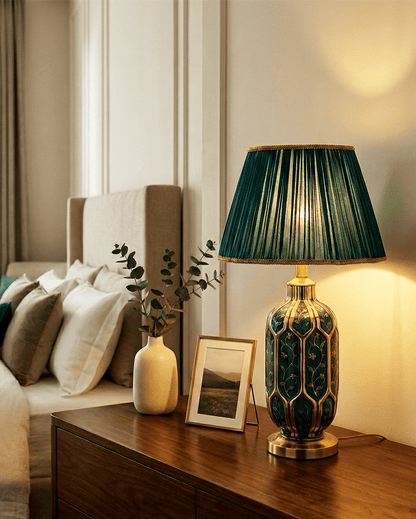 Luce calda e diffusa della lampada Stefano